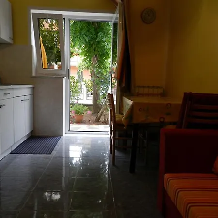 Apartmaji Ester Izola