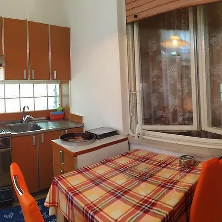 Apartmaji Ester *