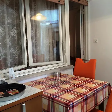 Apartment Apartmaji Ester