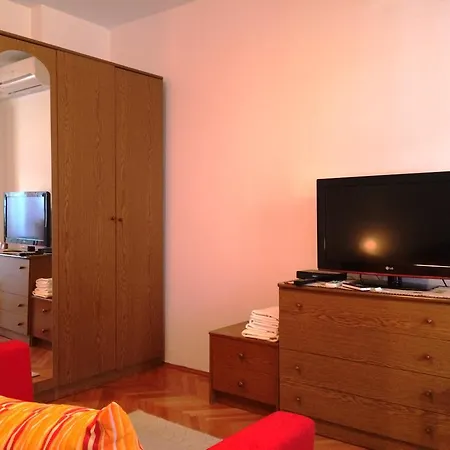 Apartment Apartmaji Ester